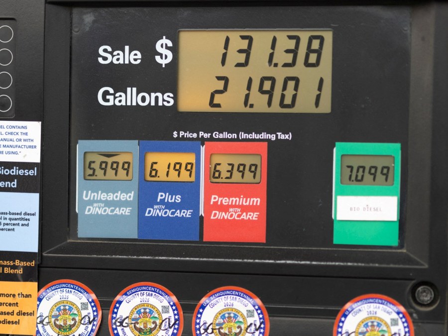 Trump Urges Immediate Reduction of US Petrol Prices