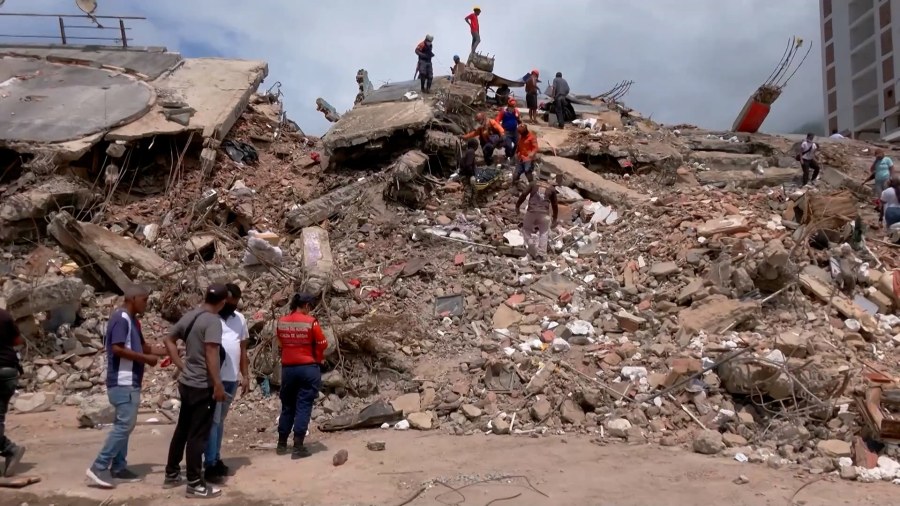 Venezuelans Persist in Rubble Search Post-Earthquakes