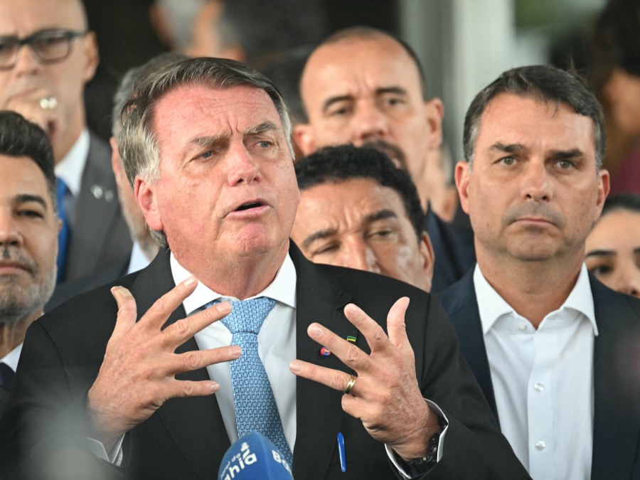 Brazil Supreme Court Restricts Bolsonaro Family Visits Amid Election Tensions