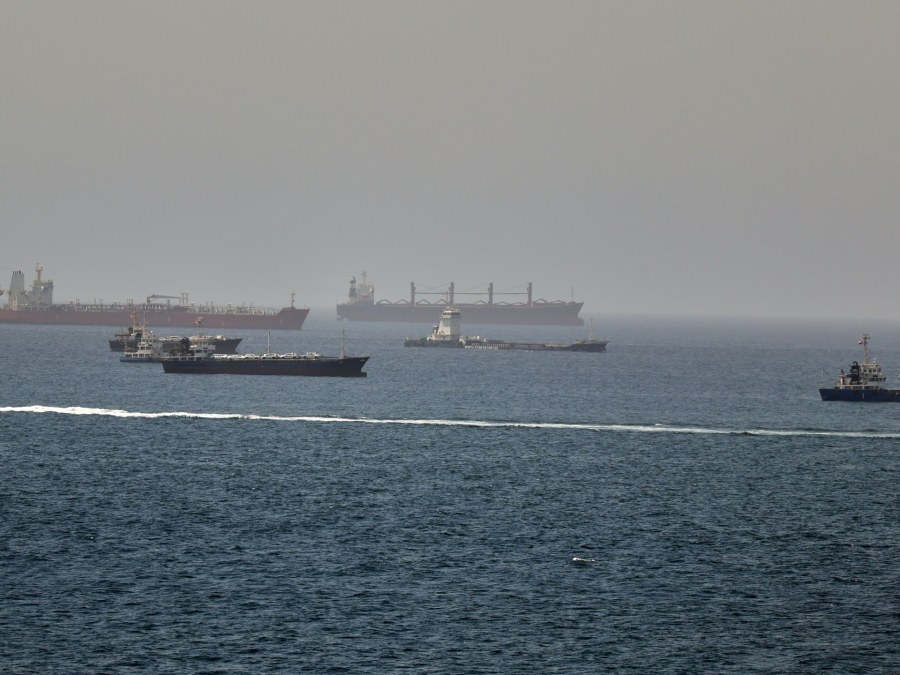 Escalating US-Iran Tensions Impact Oil Prices and Hormuz Security