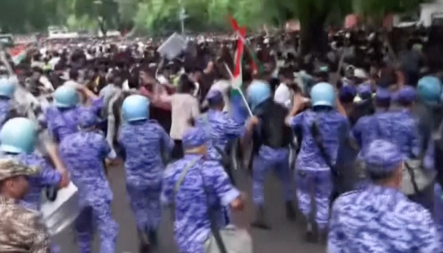 Indian Police Clash with Protesters Demanding Education Reform
