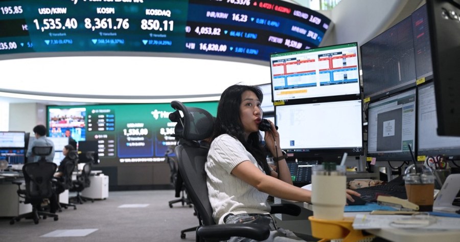 South Korea’s rookie investors lose small fortunes amid AI stocks frenzy