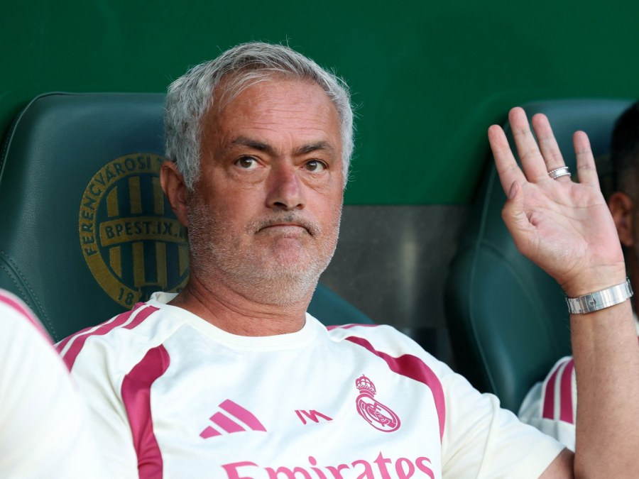 Mourinho Returns to Real Madrid in Muted Ceremony Amid Tensions