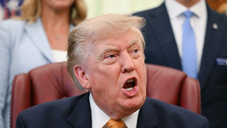 US Petrol Price Surge Draws Trump Rebuke Amid Chevron, Exxon Gains
