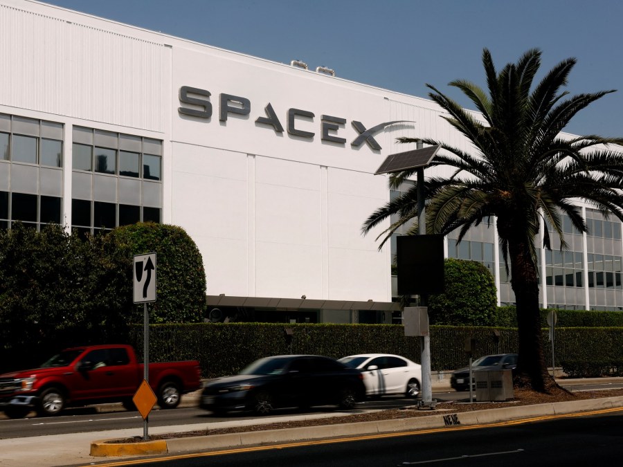 SpaceX Records Lower-Than-Expected Losses Amid Revenue Surge