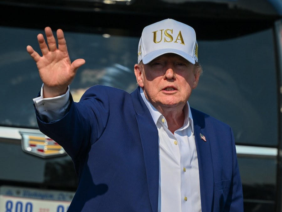 Trump Opts for Economic Pressure Over Iran Strikes