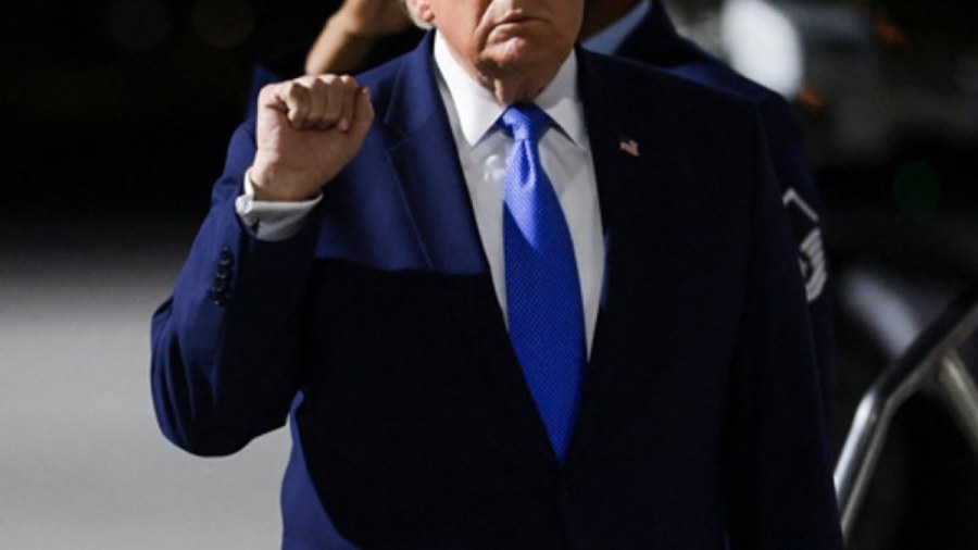 Trump Warns Iran as Negotiations Continue